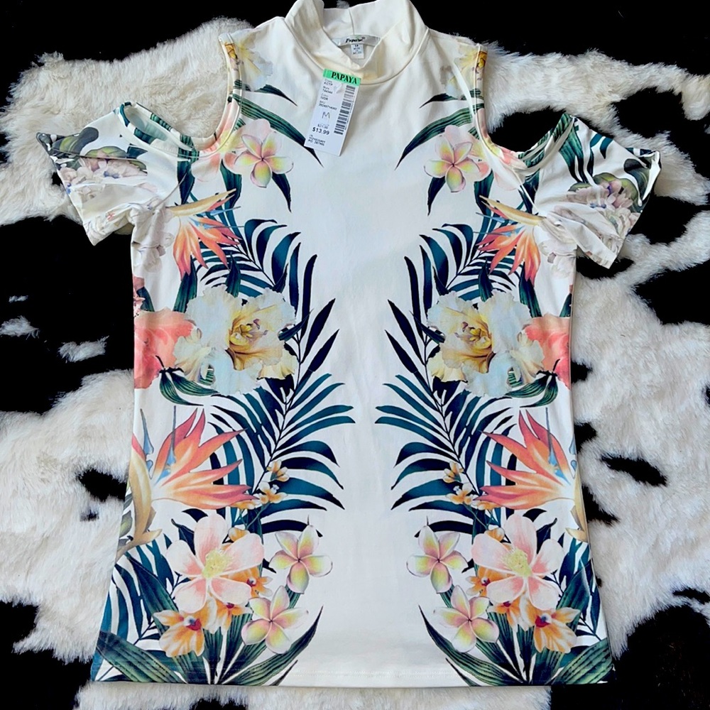 Medium PAPAYA high neck blouse with shoulder cut outs. New with tags never worn